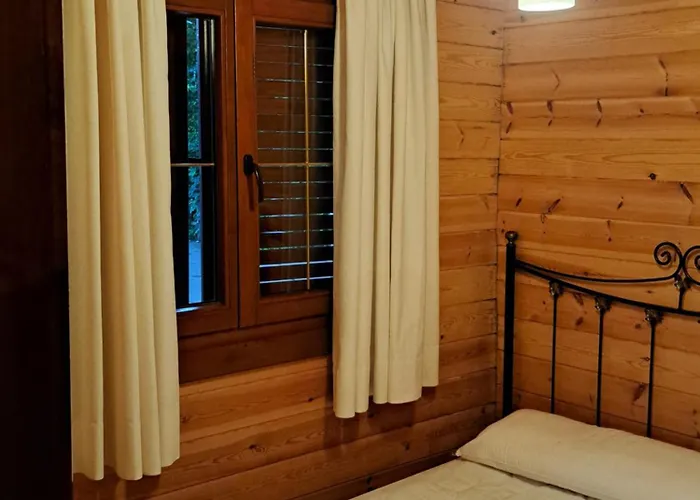 샬레 Peranzanes Bungalows